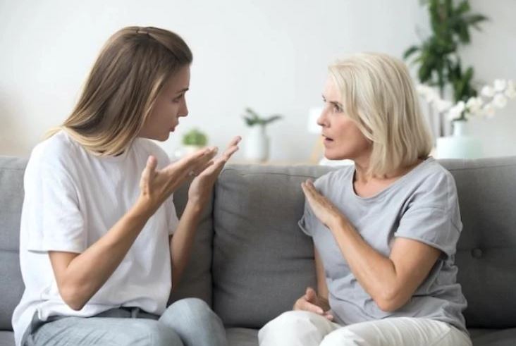 Em chồng xây nhà, tôi muốn giúp một tay, nào ngờ mẹ chồng nói một câu lạnh gáy, khiến gia đình lâm vào cảnh “nội chiến”