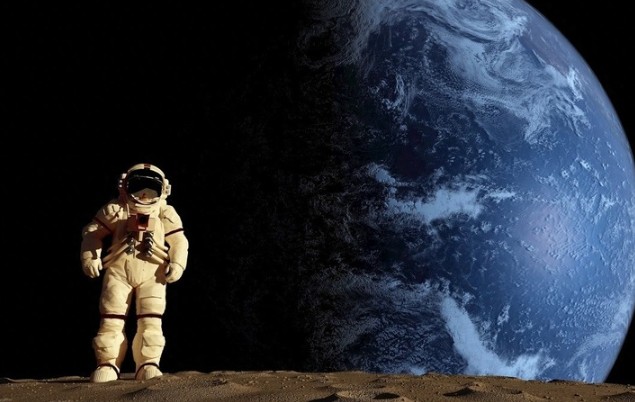 Nếu một phi hành gia dành một ngày trên mặt trăng thì sẽ mất bao lâu trên trái đất?