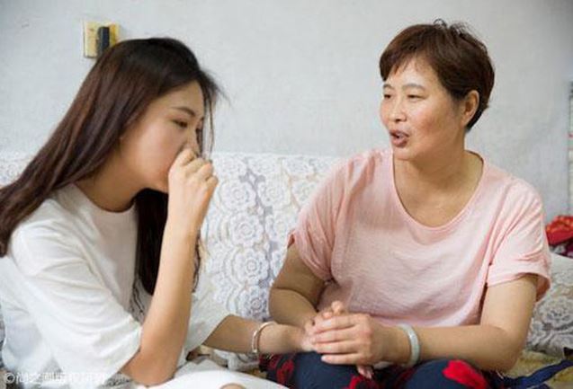 Nàng dâu hụt hẫng khi cùng mang thai nhưng mẹ chồng chỉ cho tiền con gái, đến ngày sinh mới hé lộ sự thật khiến cô rưng rưng