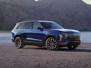 SUV ‘chủ tịch’ công suất 615 mã lực, nội thất siêu sang, giá gần 1,9 tỷ đồng