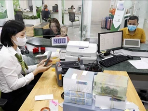 Tiếp tục tháo gỡ khó khăn về tài chính cho người dân, doanh nghiệp