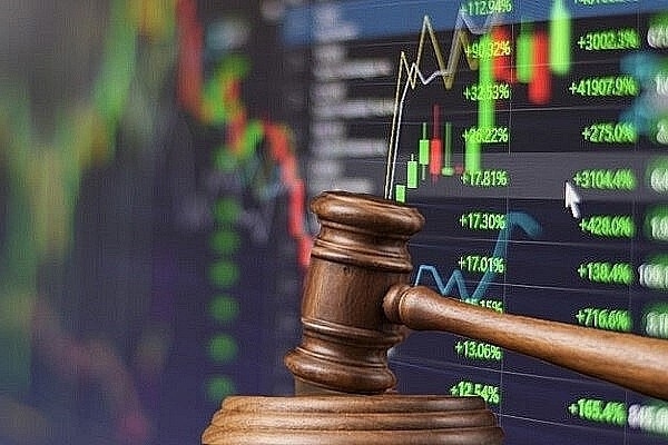 Tổng giám đốc công ty Văn hoá Tân Bình ALT 'mua chui' hàng trăm ngàn cổ phiếu 