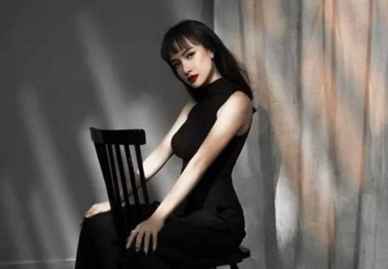 Sao n&#x1EEF; &#x27;C&#x1ED5;ng m&#x1EB7;t tr&#x1EDD;i&#x27; c&#xF3; cu&#x1ED9;c s&#x1ED1;ng th&#x1EBF; n&#xE0;o sau khi chia tay ch&#x1ED3;ng &#x111;&#x1EA1;o di&#x1EC5;n n&#x1ED5;i ti&#x1EBF;ng?