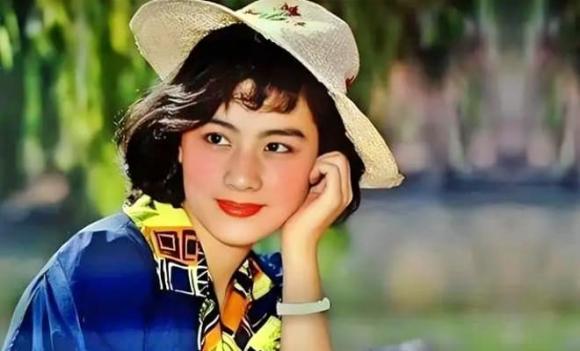 Cô 21 tuổi nổi tiếng toàn quốc, 43 tuổi có khối tài sản lên đến hơn 355 tỷ đồng, từng để Lưu Hiểu Khánh làm vai phụ, hiện tại ra sao?