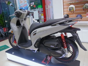 Cận cảnh Honda SH 350i 2025 phiên bản đắt nhất tại Việt Nam