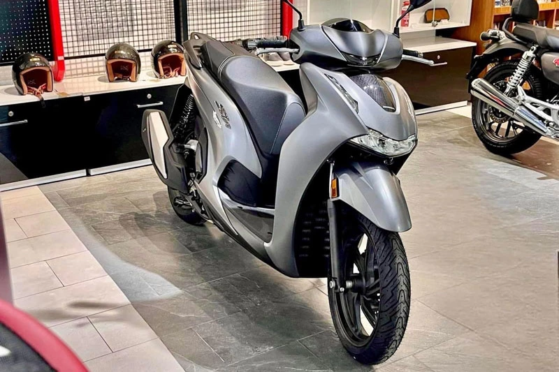 Honda SH 350i 2025 phiên bản thể thao.