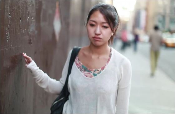 Bi kịch gia đình: Chồng vào bếp, vợ đi làm, mẹ chồng bỗng chốc nổi giận – Không khí gia đình căng thẳng vì một câu nói trẻ con