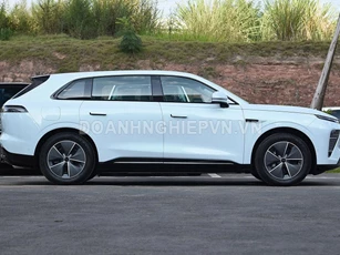 SUV lớn hơn Hyundai Santa Fe, công suất 469 mã lực, giá 820 triệu đồng