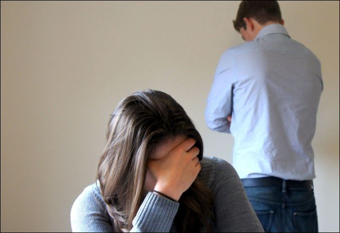 Drama gia đình: Vợ cũ kéo vali đòi nhà, đòi con, mẹ chồng phơi bày thái độ gây sốc