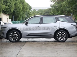 SUV 7 chỗ công suất 252 mã lực, có phiên bản hybrid, giá 754 triệu đồng