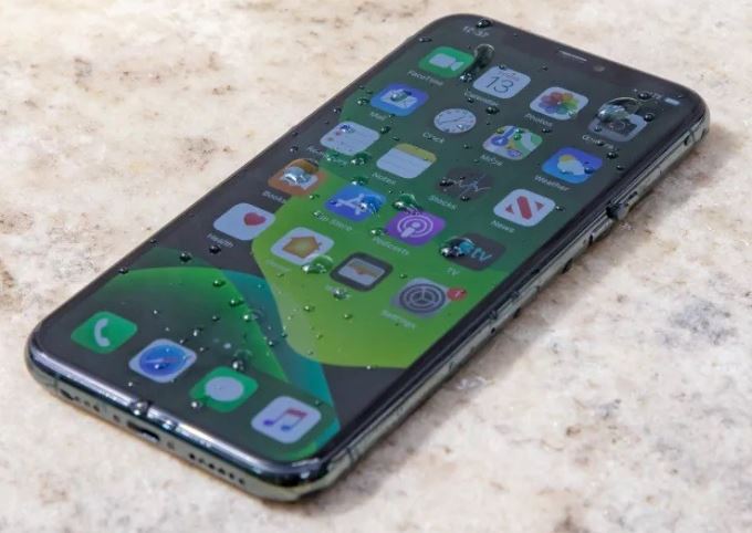 iPhone 11 Pro giá tháng 11 siêu rẻ, thấp hơn vua tầm trung Galaxy A55 5G, đỉnh nóc hơn cả iPhone 16