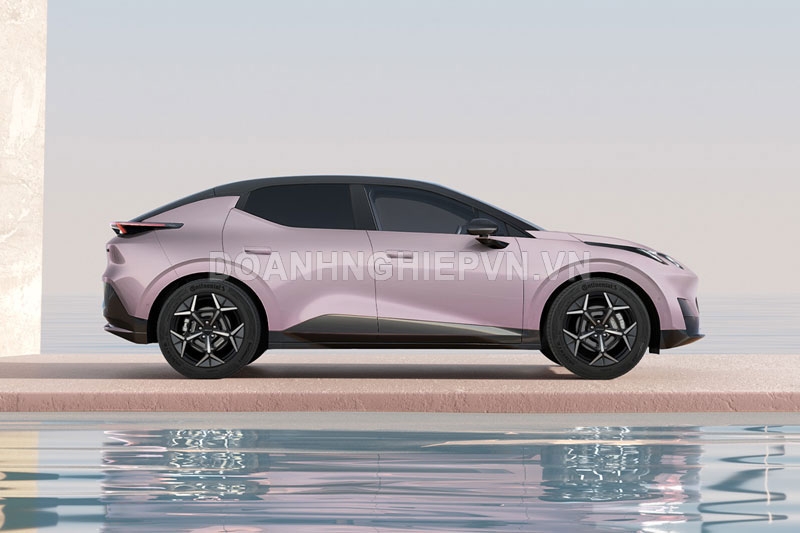 Xe gầm cao công suất 335 mã lực, thiết kế sang chảnh, giá gần 480 triệu đồng