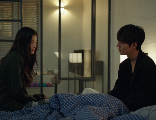 Tôi và chồng ly hôn được 2 năm nhưng vẫn hay đưa cháu về chơi với ông bà nội