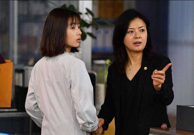 Mẹ chồng ép dâu trưởng phục vụ dâu út sát ngày sinh, chỉ một chiêu của chồng khiến bà phải “chào thua”