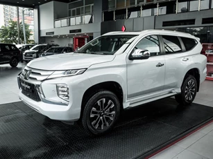 Đối thủ của Ford Everest, Hyundai Santa Fe giảm giá hơn 170 triệu đồng tại Việt Nam