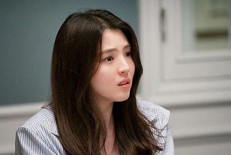 Chị gái bất ngờ đòi ly hôn chồng đại gia: Cú tát "cháy mặt" của mẹ và bí mật đau lòng giấu sau tờ giấy nhàu nát