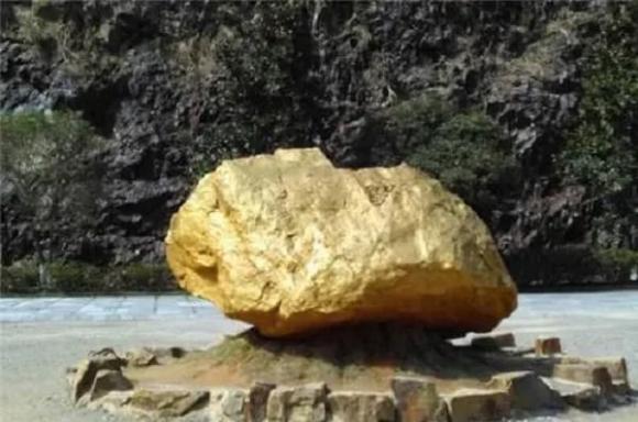 Khối quặng vàng 1000 năm tuổi nặng 45 tấn, trị giá hơn 43 nghìn tỷ, vì sao 'vứt' bên đường mà không ai trộm?