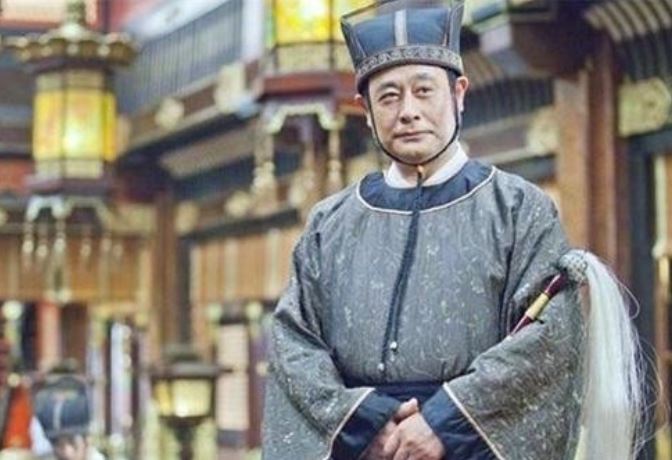 'Sốc' trước lý do thái giám lại để quả ké đầu ngựa trong đế giày khi phục vụ Hoàng đế và các phi tần