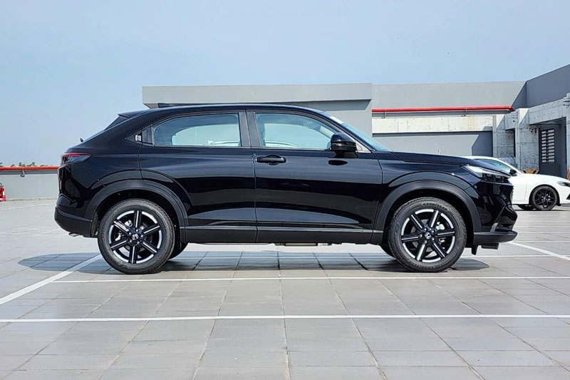 'Kẻ ngáng đường' Mitsubishi Xforce, Toyota Yaris Cross giảm giá mạnh tại Việt Nam