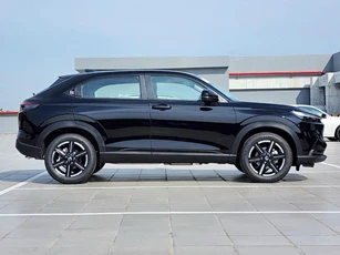 'Kẻ ngáng đường' Mitsubishi Xforce, Toyota Yaris Cross giảm giá mạnh tại Việt Nam