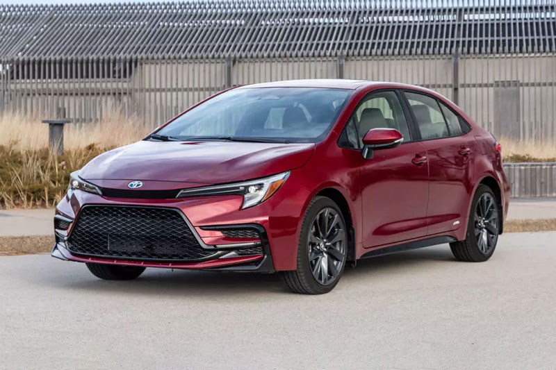 Điểm danh 8 xe sedan hybrid tốt nhất năm 2024: Toyota chiếm số đông