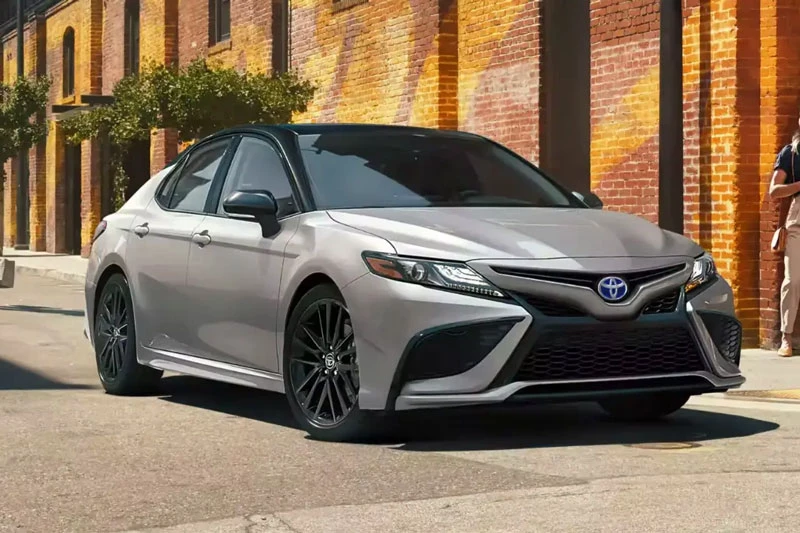 Toyota Camry Hybrid 2024.