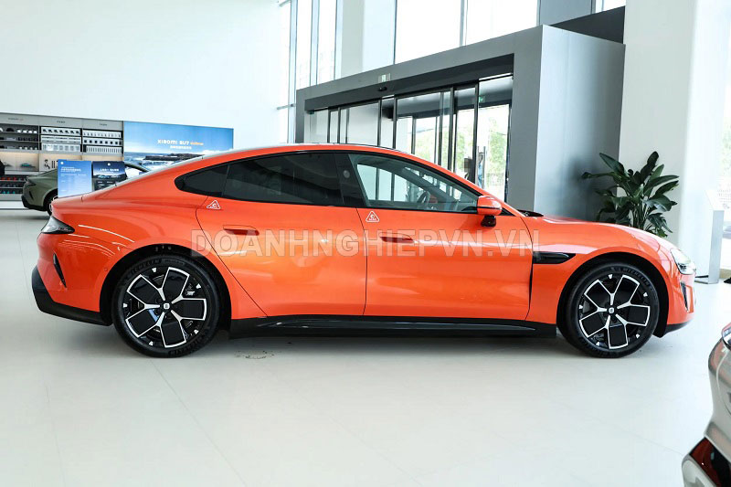 Xe điện Xiaomi SU7 chạm mốc 100.000 chiếc sau gần 8 tháng