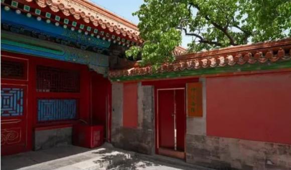 Không có lấy một nhà vệ sinh trong Tử Cấm Thành! Hoàng đế, phi tần, quan lại, cung nữ... tất cả phải đi vệ sinh bằng cách nào?