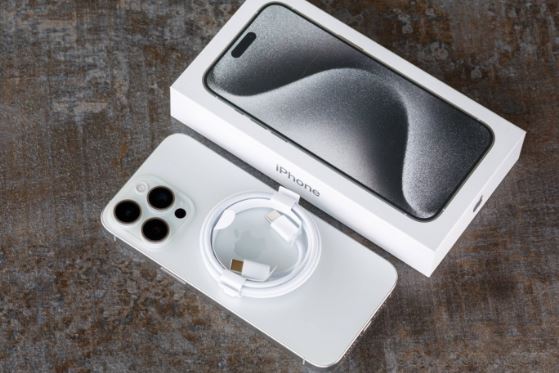 Giá đập hộp iPhone 15 Pro Max giảm mạnh đến 6 triệu, đuổi sát nút Galaxy S24 Ultra, AI thông minh như iPhone 16 Pro Max