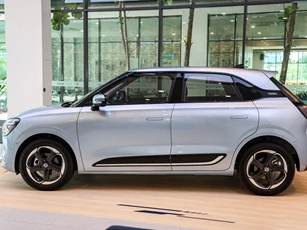 Xe hatchback đẹp long lanh, giá 535 triệu đồng