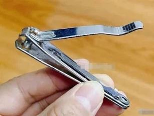 'Lỗ tròn nhỏ' ở cuối chiếc bấm móng tay ẩn chứa một chức năng, thật tiếc nếu không sử dụng