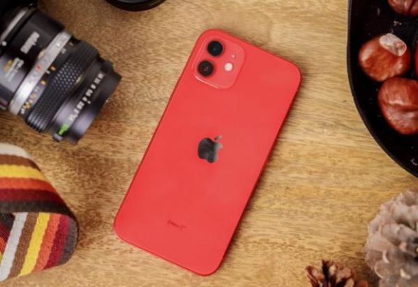 Đây là iPhone 5G giá rẻ nhất Việt Nam, màn OLED rẻ nhất lịch sử của Apple, camera kép như iPhone 16