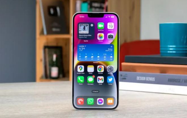 Đây là vua iPhone màn lớn giá rẻ, giảm cực sâu vì iPhone 16 Plus quá xịn, Galaxy S24 Ultra cũng lo