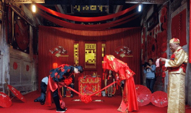 Người xưa có câu: 'Nam không nên lấy Tứ Bạch, nữ không nên lấy Tam Hoa', câu này có ý nghĩa gì? Hiện tại còn áp dụng được không?