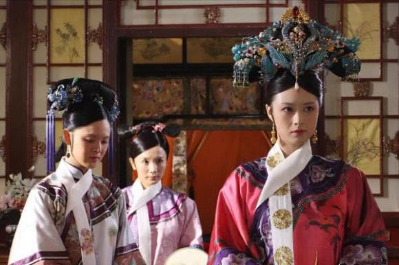 Những 'dải vải trắng' quanh cổ của các phi tần thời nhà Thanh còn có tác dụng gì? Đó là để thuận tiện cho hoàng đế