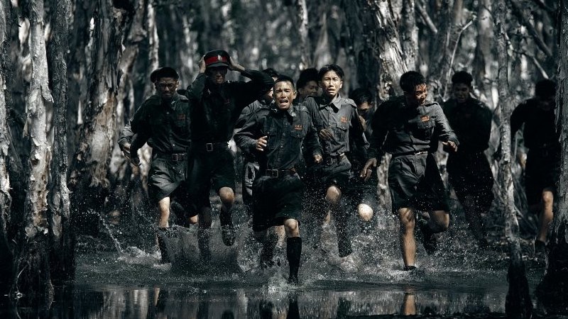 &#x27;Chi&#x1EBF;n &#x110;&#x1ECB;a T&#x1EED; Thi&#x27; - Phim x&#xE1;c s&#x1ED1;ng k&#x1EC3; chuy&#x1EC7;n d&#x1B0;&#x1EDB;i g&#xF3;c nh&#xEC;n c&#x1EE7;a zombie g&#xE2;y &#xE1;m &#x1EA3;nh t&#x1ED9;t &#x111;&#x1ED9;