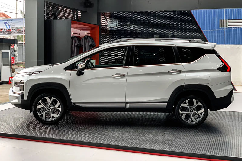 Mitsubishi Xpander Cross giảm giá ‘sập sàn’ trong tháng 11