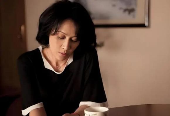 Lưu Gia Linh hoàn toàn sụp đổ, hình ảnh vụ bắt cóc năm xưa bị rò rỉ, hé lộ sự thật việc không có con sau gần 20 năm kết hôn với Lương Triều Vỹ