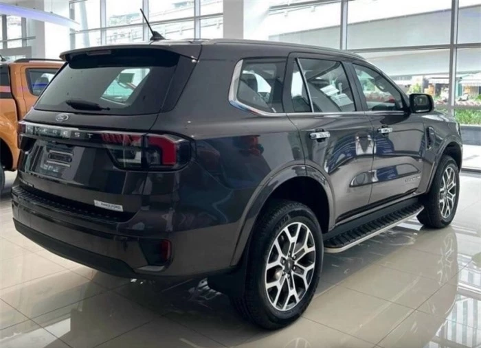 Giá lăn bánh Ford Everest cuối tháng 11/2024 rẻ như cho, hạ gục Toyota Fortuner và Hyundai Santa Fe ảnh 6