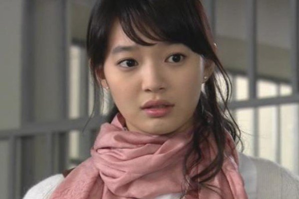 Ngày chồng sang sống với bồ, vợ lẳng lặng mở két lấy 300 triệu rời nhà ra đi