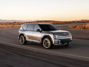 Vén màn SUV điện Kia EV9 GT 2026: Hiệu suất ấn tượng, thiết kế hầm hố nhưng tinh tế