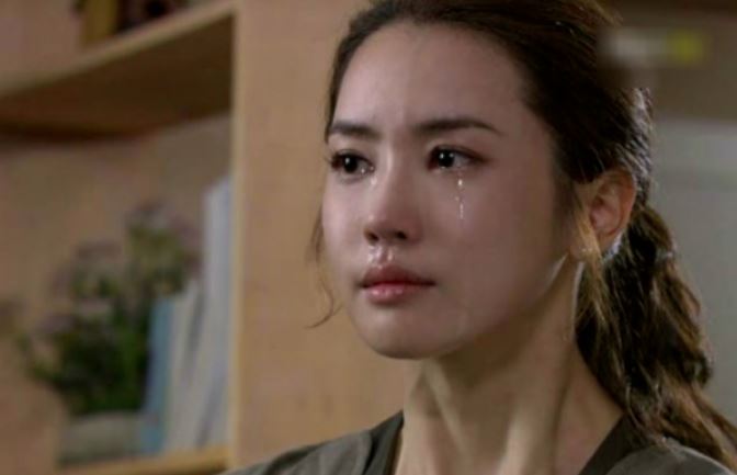 Bí mật kinh hoàng sau tờ đăng ký xe máy của mẹ chồng: Cơn ác mộng của một cuộc hôn nhân tưởng như hoàn hảo