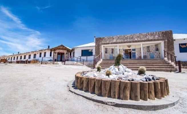 Khách sạn làm bằng muối duy nhất trên thế giới không ngại nắng mưa nhưng không thể chấp nhận hành vi này của du khách