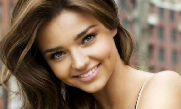 Người xưa nói: 'Con gái có lúm đồng tiền kiếp trước, kiếp này rơi nước mắt' có ý nghĩa gì?