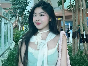 Con gái của Quyền Linh gây choáng khi lái xế sang đến trường