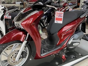 Giá xe Honda SH cuối tháng 11/2024 giảm cực mạnh, khách Việt ồ ạt săn đón vì rẻ như xe bình dân