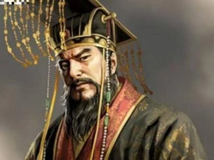 Long bào của Tần Thủy Hoàng là màu đen, vì sao sau này không có hoàng đế nào dám mặc? Lý do rất thực tế