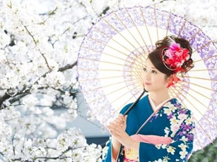 Phụ nữ Nhật Bản thời xưa mặc kimono kín cổng cao tường nhưng lại không mặc đồ lót? Một người phụ nữ Nhật chia sẻ sự thật