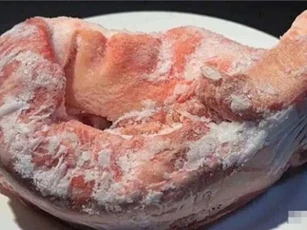 Không ngâm thịt vào nước khi rã đông! Các đầu bếp nhà hàng chia sẻ bí quyết rã đông thịt nhanh trong 5 phút, hãy thử ngay