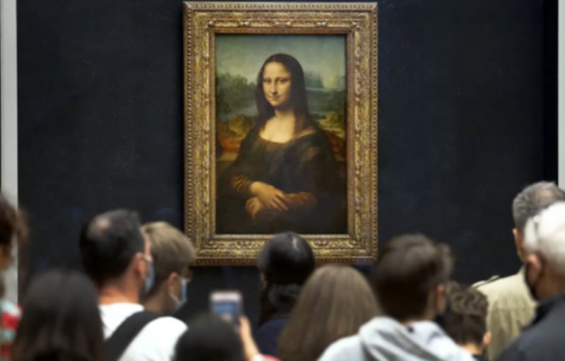 C&#xE1;c nh&#xE0; khoa h&#x1ECD;c ph&#xE1;t hi&#x1EC7;n b&#xED; m&#x1EAD;t &#x111;&#x1B0;&#x1EE3;c &#x1EA9;n gi&#x1EA5;u trong b&#x1EE9;c tranh Mona Lisa khi&#x1EBF;n nhi&#x1EC1;u ng&#x1B0;&#x1EDD;i ng&#x1EE1; ng&#xE0;ng
